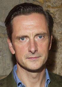 Nicholas Gleaves Nicholas Gleaves