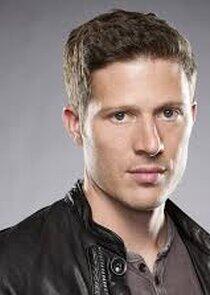 Zach Gilford Zach Gilford