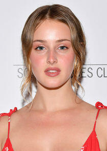 photo of Anna Van Patten
