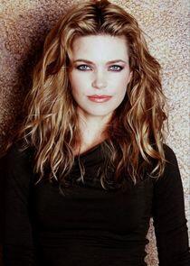 Amelia Heinle