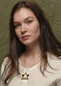 Hannah Gross Hannah Gross
