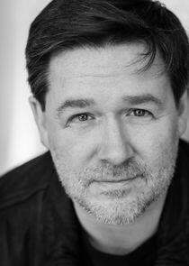 photo of Simon Connolly