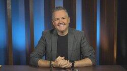 Joel McHale and Raven-Symoné vs. James Van Der Beek and Ross Mathews Joel McHale and Raven-Symoné vs. James Van Der Beek and Ross Mathews