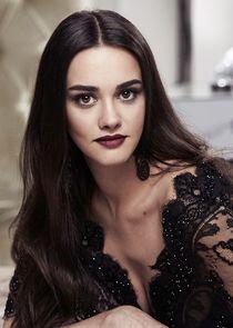 Hande Soral Hande Soral