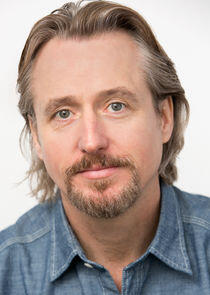 Linus Roache