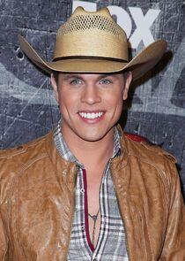 photo of Dustin Lynch