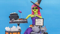 Halloween: Witch and Famous Halloween: Witch and Famous