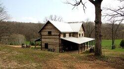 Turning a Ramshackle Cabin Into a Guest House in Missouri Turning a Ramshackle Cabin Into a Guest House in Missouri