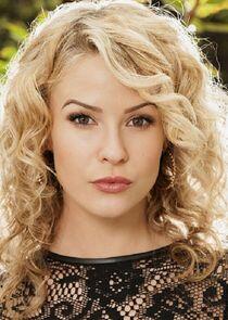 Linsey Godfrey Linsey Godfrey